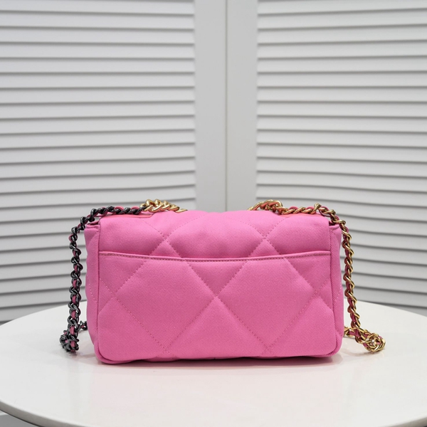 シャネルバッグ側面デザイン